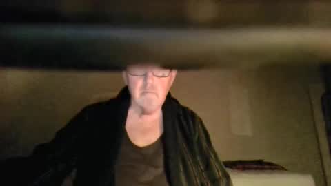 Snapshot of hotejok chatting on 12/18/24, 12:21 hotejok online show from 12/18/24, 12:21