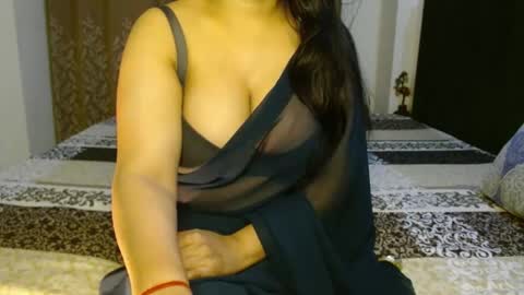 Snapshot of hoteliza6 chatting on 12/19/24, 08:02 Eliza i dont show face in any show online show from 12/19/24, 08:02