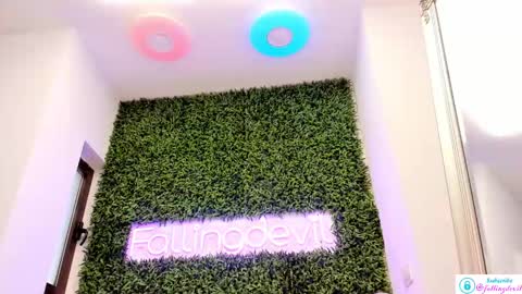 hotfallingdevil online show from 02/20/25, 12:47