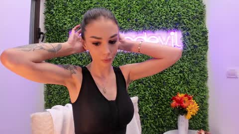 Snapshot of hotfallingdevil chatting on 11/18/25, 06:07 hotfallingdevil online show from 11/18/25, 06:07