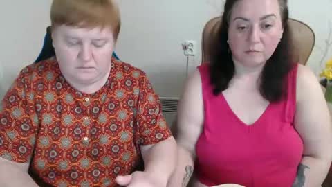 Snapshot of hotfiremommy chatting on 04/06/26, 06:42 LimonkaFire online show from 04/06/26, 06:42