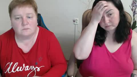 Snapshot of hotfiremommy chatting on 04/20/26, 05:37 LimonkaFire online show from 04/20/26, 05:37