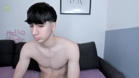 Snapshot of hotflirtyfella chatting on 03/21/26, 06:29 QUENTIN online show from 03/21/26, 06:29