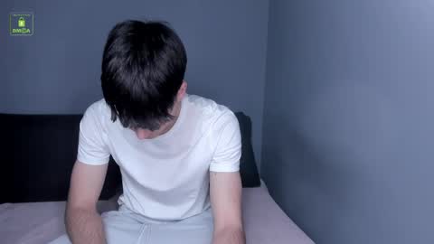 Snapshot of hotflirtyfella chatting on 03/27/26, 06:30 QUENTIN online show from 03/27/26, 06:30