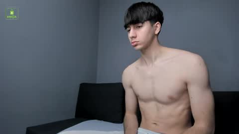 Snapshot of hotflirtyfella chatting on 04/02/26, 05:27 QUENTIN online show from 04/02/26, 05:27