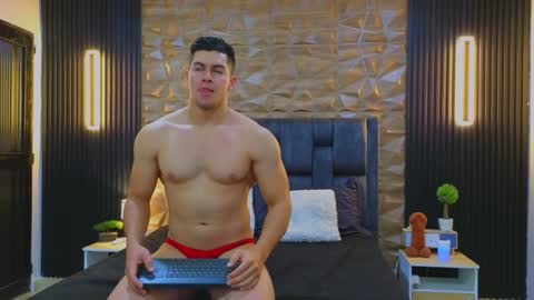 felipe  marcello online show from 01/31/25, 08:33