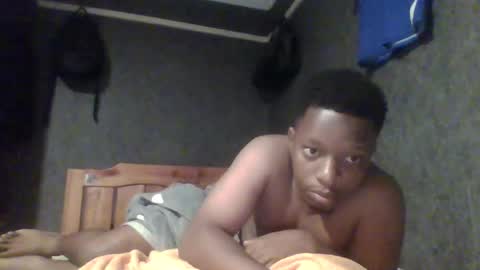 hotguyy001 online show from 02/25/25, 01:52