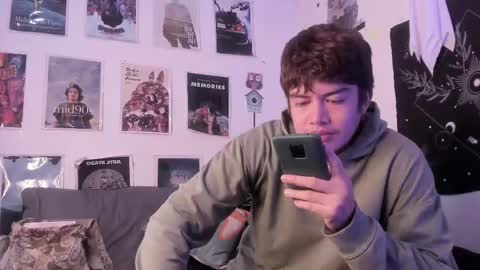 Snapshot of hothoneychile chatting on 02/14/25, 12:30 Sam and Nico online show from 02/14/25, 12:30