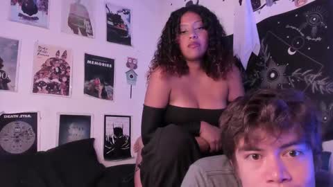 Snapshot of hothoneychile chatting on 03/08/25, 03:28 Sam and Nico online show from 03/08/25, 03:28