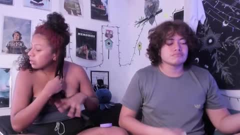 Snapshot of hothoneychile chatting on 09/19/25, 04:51 Sam and Nico online show from 09/19/25, 04:51