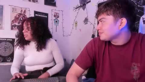 Snapshot of hothoneychile chatting on 10/17/25, 02:52 Sam and Nico online show from 10/17/25, 02:52