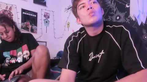 Snapshot of hothoneychile chatting on 10/26/25, 12:38 Sam and Nico online show from 10/26/25, 12:38