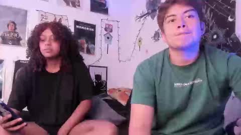 Snapshot of hothoneychile chatting on 10/27/25, 12:26 Sam and Nico online show from 10/27/25, 12:26