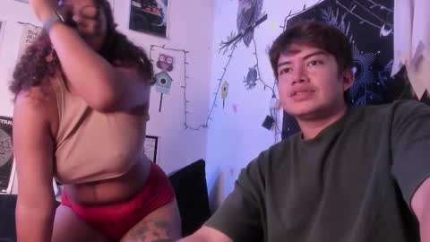 Snapshot of hothoneychile chatting on 11/08/25, 05:56 Sam and Nico online show from 11/08/25, 05:56