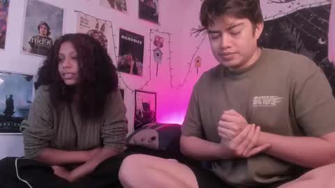 Snapshot of hothoneychile chatting on 11/24/25, 04:01 Sam and Nico online show from 11/24/25, 04:01