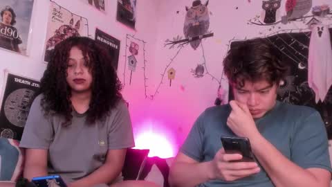 Snapshot of hothoneychile chatting on 12/15/25, 02:05 Sam and Nico online show from 12/15/25, 02:05