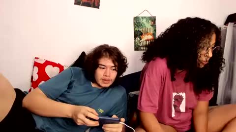 Snapshot of hothoneychile chatting on 07/23/26, 04:21 Sam and Nico online show from 07/23/26, 04:21