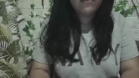 hotiemorenagurl18 online show from 05/10/26, 09:09