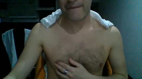 hottitan  twitter Marianoshcam online show from 11/18/25, 03:23