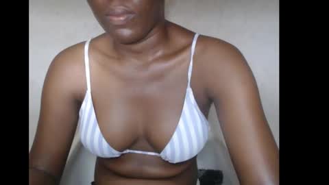 hotjessie0 online show from 10/27/25, 05:22