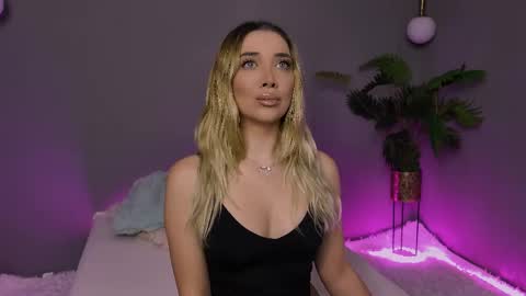 Snapshot of hotjessxx chatting on 03/25/26, 05:02 Maria online show from 03/25/26, 05:02