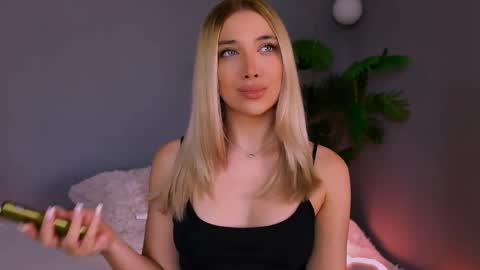 Snapshot of hotjessxx chatting on 04/27/26, 06:44 Maria online show from 04/27/26, 06:44