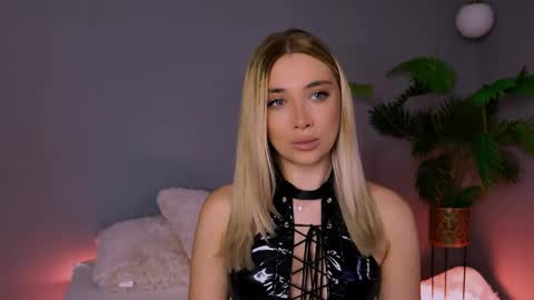 Snapshot of hotjessxx chatting on 04/29/26, 04:05 Maria online show from 04/29/26, 04:05
