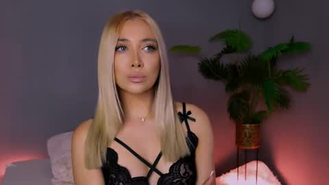 Snapshot of hotjessxx chatting on 05/02/26, 04:50 Maria online show from 05/02/26, 04:50