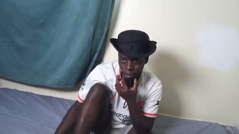 Snapshot of hotjune2t6 chatting on 04/20/26, 05:21 malaika online show from 04/20/26, 05:21