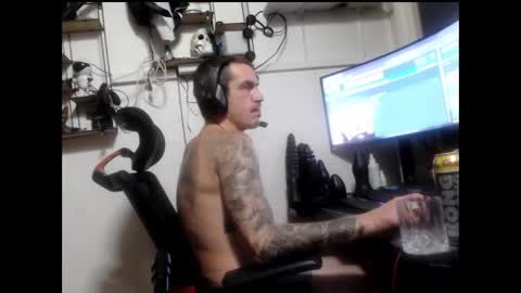 Snapshot of hotkinkytat chatting on 01/01/25, 07:09 hotkinkytat online show from 01/01/25, 07:09