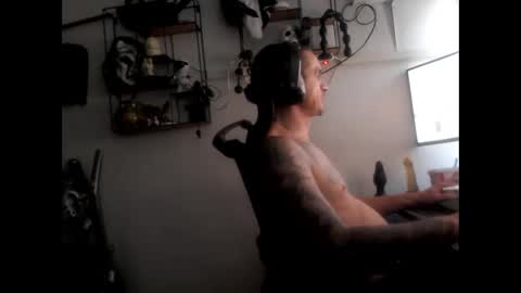 Snapshot of hotkinkytat chatting on 02/19/25, 11:38 hotkinkytat online show from 02/19/25, 11:38