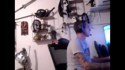 Snapshot of hotkinkytat chatting on 02/20/25, 12:08 hotkinkytat online show from 02/20/25, 12:08