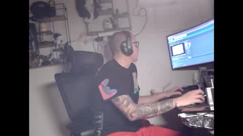 hotkinkytat online show from 12/14/25, 05:24