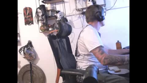 Snapshot of hotkinkytat chatting on 04/03/26, 01:31 hotkinkytat online show from 04/03/26, 01:31