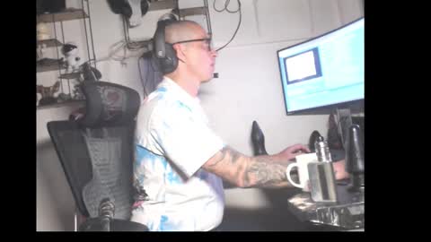 Snapshot of hotkinkytat chatting on 04/12/26, 09:31 hotkinkytat online show from 04/12/26, 09:31