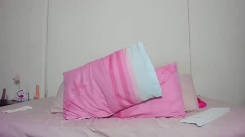 Snapshot of hotkrystel chatting on 12/12/24, 01:39 Krystel online show from 12/12/24, 01:39