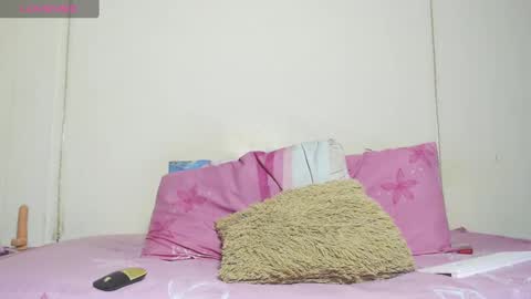 Snapshot of hotkrystel chatting on 02/14/25, 07:49 Krystel online show from 02/14/25, 07:49