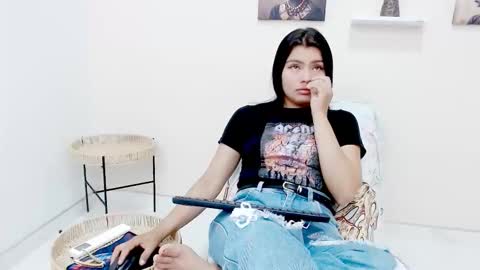 Snapshot of hotlatinaluna23 chatting on 03/27/26, 04:18 luna online show from 03/27/26, 04:18