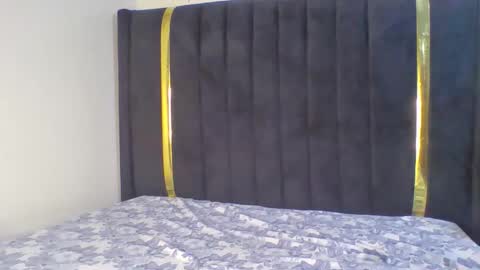 hotleen997564 online show from 02/10/26, 08:29