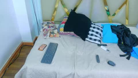 hotlittlechill online show from 10/23/25, 08:07