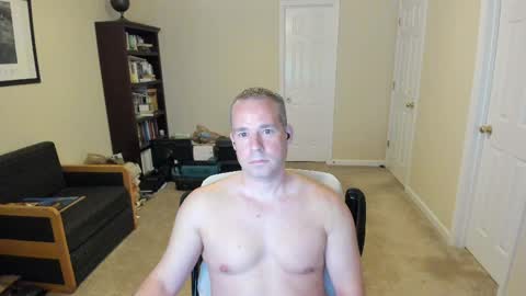 Snapshot of hotmale4u692000 chatting on 05/11/26, 02:50 hotmale4u692000 online show from 05/11/26, 02:50