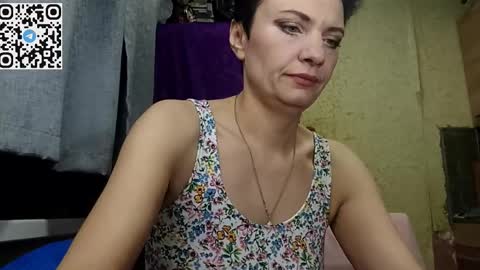 Snapshot of hotmamaqueen234 chatting on 03/21/26, 09:29 hotmamaqueen234 online show from 03/21/26, 09:29