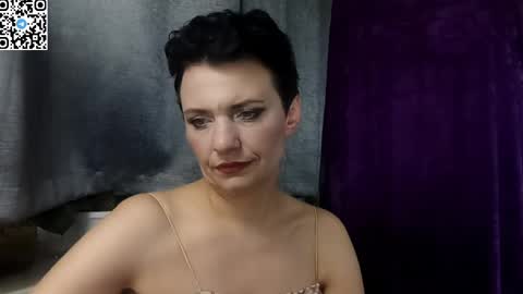Snapshot of hotmamaqueen234 chatting on 04/17/26, 08:01 hotmamaqueen234 online show from 04/17/26, 08:01