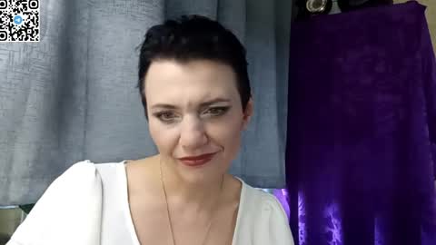 Snapshot of hotmamaqueen234 chatting on 04/19/26, 01:10 hotmamaqueen234 online show from 04/19/26, 01:10
