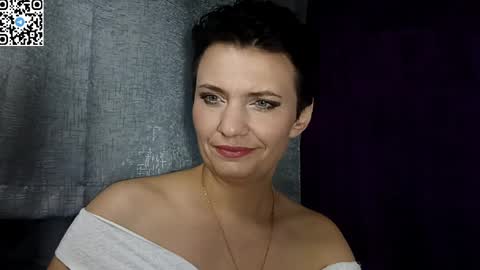 Snapshot of hotmamaqueen234 chatting on 05/05/26, 08:17 hotmamaqueen234 online show from 05/05/26, 08:17
