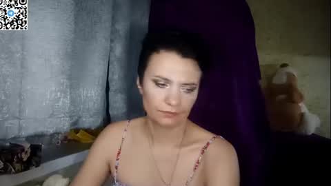 Snapshot of hotmamaqueen234 chatting on 06/17/26, 11:49 hotmamaqueen234 online show from 06/17/26, 11:49
