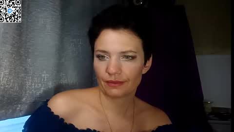 Snapshot of hotmamaqueen234 chatting on 06/22/26, 07:05 hotmamaqueen234 online show from 06/22/26, 07:05