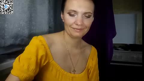 Snapshot of hotmamaqueen234 chatting on 06/29/26, 12:39 hotmamaqueen234 online show from 06/29/26, 12:39