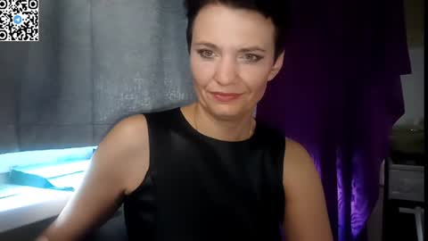 Snapshot of hotmamaqueen234 chatting on 07/15/26, 11:15 hotmamaqueen234 online show from 07/15/26, 11:15