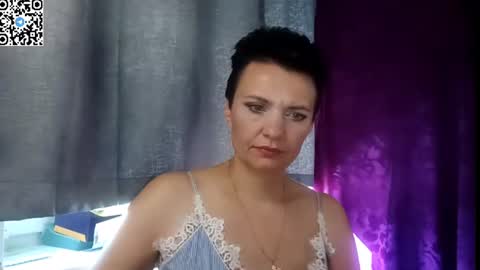Snapshot of hotmamaqueen234 chatting on 07/16/26, 12:22 hotmamaqueen234 online show from 07/16/26, 12:22